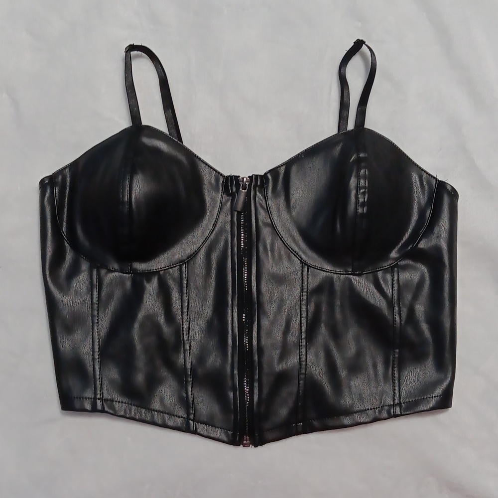 Women's size.L Faux Leather Crop Top with Front Zip up Closure.